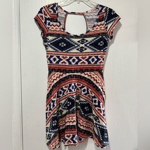 Banana Lemon tribal short sleeve dress size medium - great condition